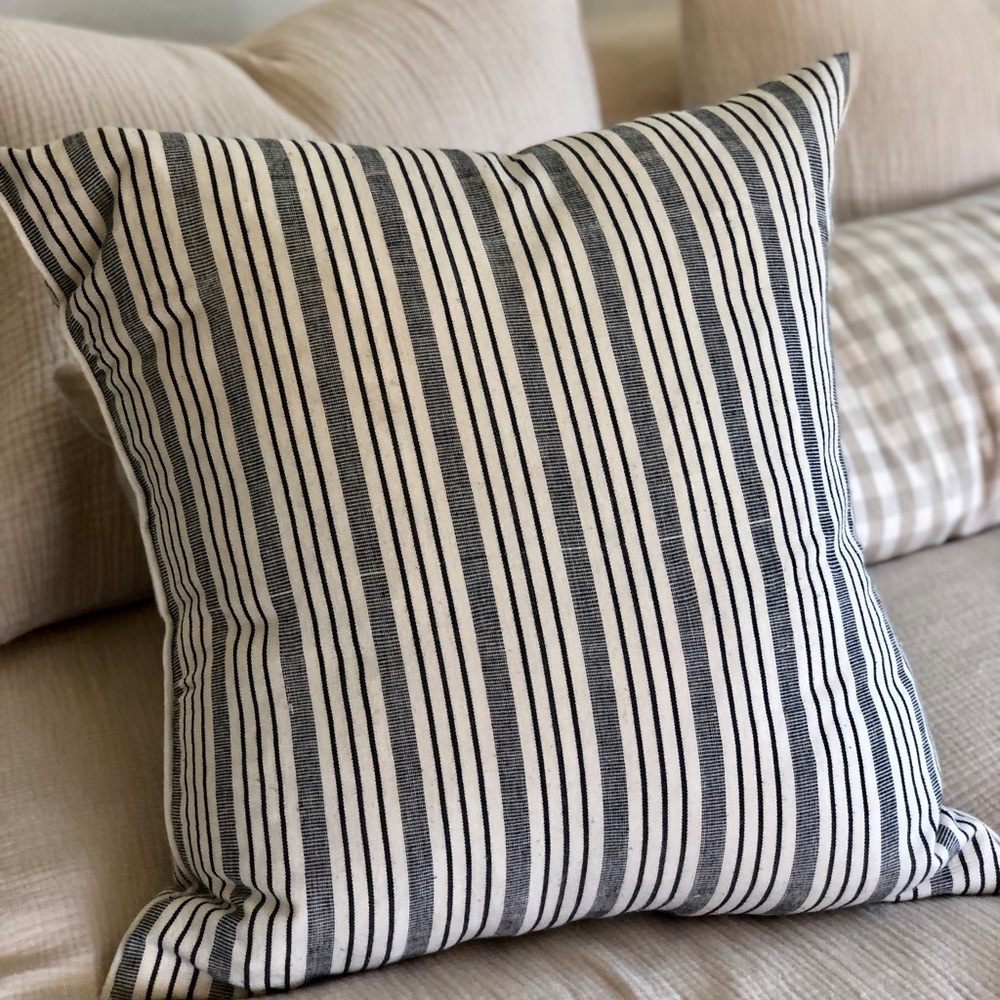 NWT Stoffer Home Linen Throw Pillow Decorative Pillow - Picture 2 of 5